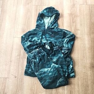 Fabletics small matching sweat suit green